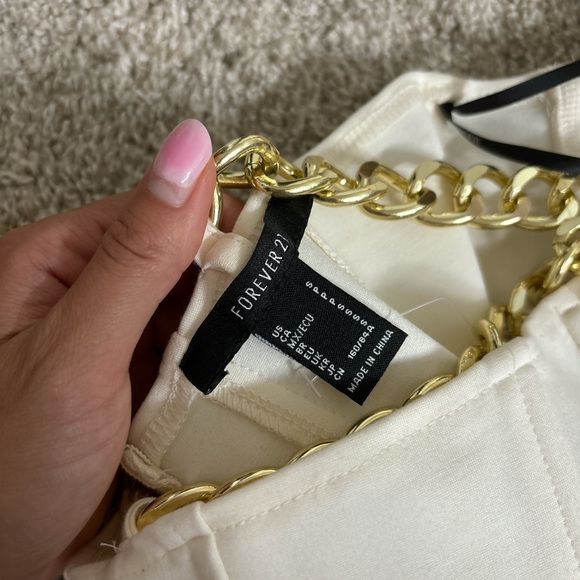 corset top with gold chain - Picture 3 of 3